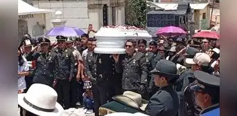 “Te vamos a extrañar, Marleni”: El último adiós a la policía asesinada por su colega “Te vamos a extrañar, Marleni”: El último adiós a la policía asesinada por su colega