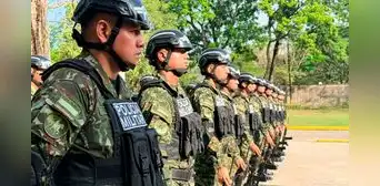 El Ejército de Colombia y el ELN se enfrentan en Arauca: deja un guerrillero muerto y varias capturados El Ejército de Colombia y el ELN se enfrentan en Arauca: deja un guerrillero muerto y varias capturados