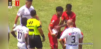 Jugadores de Sport Huancayo se pelearon por penal de último minuto: pateador falló y perdieron Jugadores de Sport Huancayo se pelearon por penal de último minuto: pateador falló y perdieron