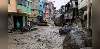 Desborde de río en Ayacucho deja 155 viviendas afectadas y pone en riesgo puente y colegios