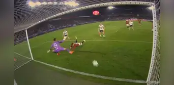 Oliver Sonne conquista República Checa: el espectacular golazo de 'palomita' del peruano con el Sparta Praga Oliver Sonne conquista República Checa: el espectacular golazo de 'palomita' del peruano con el Sparta Praga