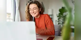 Científicos estudiaron el trabajo remoto durante 4 años y concluyen que trabajar desde casa nos hace más felices Científicos estudiaron el trabajo remoto durante 4 años y concluyen que trabajar desde casa nos hace más felices