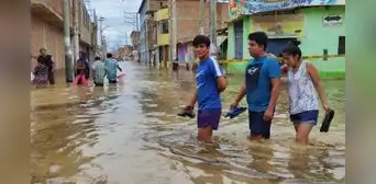 Lluvias en Lambayeque dejan más de 4.000 viviendas dañadas, 2.000 damnificados y un fallecido Lluvias en Lambayeque dejan más de 4.000 viviendas dañadas, 2.000 damnificados y un fallecido