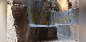 Atentan con pintas zona ceremonial de huaca Cheqtaqaqa en Cusco: “Han dañado nuestro patrimonio”