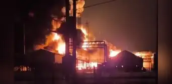 Ucrania ataca refinería en Rusia clave para su maquinaria bélica en una jornada de drones que deja cuatro muertos Ucrania ataca refinería en Rusia clave para su maquinaria bélica en una jornada de drones que deja cuatro muertos