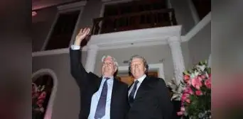 Luis Llosa: “No me extrañaría que el gusto por la música criolla de Mario Vargas Llosa provenga de la música que escuchaba su padre” Luis Llosa: “No me extrañaría que el gusto por la música criolla de Mario Vargas Llosa provenga de la música que escuchaba su padre”