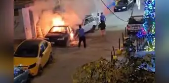 Incendian auto de taxista en Independencia por negarse a pagar cupo: hombre era extorsionado desde hace 6 meses Incendian auto de taxista en Independencia por negarse a pagar cupo: hombre era extorsionado desde hace 6 meses