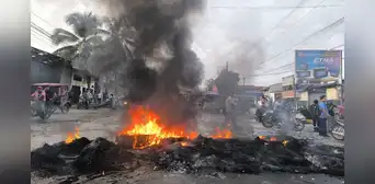 Transportistas acatan paro de 48 horas en Iquitos por alza de precio de combustibles: bloqueos, enfrentamientos y mercados desabastecidos Transportistas acatan paro de 48 horas en Iquitos por alza de precio de combustibles: bloqueos, enfrentamientos y mercados desabastecidos