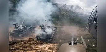 Ecuador bombardea una presunta zona de minería ilegal cerca de la frontera con Colombia Ecuador bombardea una presunta zona de minería ilegal cerca de la frontera con Colombia