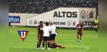 Sekou Gassama y el fuerte cruce con Deyverson en el triunfo de Universitario ante LDU: tuvieron que separarlos