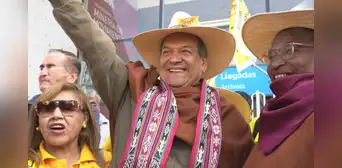 Jorge Nieto a los electores indecisos: "Piensen bien su voto, votar por los mejores, no por los que regalan un táper"
