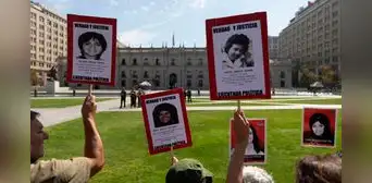Kast enfrenta protestas por evaluar indultos a policías condenados por excesos durante el estallido social Kast enfrenta protestas por evaluar indultos a policías condenados por excesos durante el estallido social
