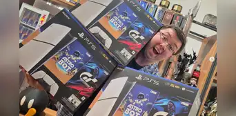 Influencer Phillip Chu Joy impacta al regalar PS5 a los miembros de mesa donde votó Influencer Phillip Chu Joy impacta al regalar PS5 a los miembros de mesa donde votó