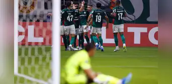 Sporting Cristal luchó, pero cayó en el final: los rimenses perdieron 2-1 ante Palmeiras por Copa Libertadores Sporting Cristal luchó, pero cayó en el final: los rimenses perdieron 2-1 ante Palmeiras por Copa Libertadores
