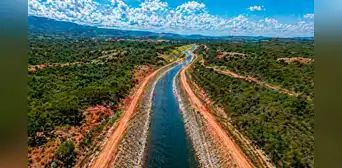 Un 'río artificial' de 145 km es construido en un país de Sudamérica como solución a la sequía, copiando la estrategia de China Un 'río artificial' de 145 km es construido en un país de Sudamérica como solución a la sequía, copiando la estrategia de China