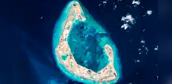 La isla artificial de China en aguas en disputa que fortalecería su presencia en una de las vías marítimas más importantes del mundo La isla artificial de China en aguas en disputa que fortalecería su presencia en una de las vías marítimas más importantes del mundo