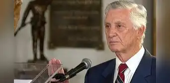 Carlos Pareja es el nuevo ministro de Relaciones Exteriores tras renuncia de Hugo de Zela Carlos Pareja es el nuevo ministro de Relaciones Exteriores tras renuncia de Hugo de Zela