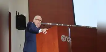 Julio Velarde afirma que el Perú está cada vez peor: "Es casi una vergüenza la situación de carencia por el ingreso per cápita" Julio Velarde afirma que el Perú está cada vez peor: "Es casi una vergüenza la situación de carencia por el ingreso per cápita"