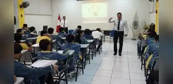 Estudiantes de la I.E. Señor de la Vida reciben capacitación sobre prevención del ciberbullying
