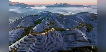Un desierto convertido en potencia solar: el ambicioso proyecto de China que lidera la energía renovable mundial