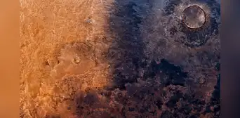 Una extraña mancha se expande en Marte desde hace 5 décadas y desafía lo que sabemos sobre el planeta vecino de la Tierra Una extraña mancha se expande en Marte desde hace 5 décadas y desafía lo que sabemos sobre el planeta vecino de la Tierra