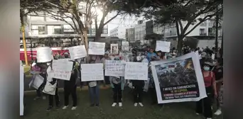 “Rusia, devuélveme a mis hijos y a mis hermanos”: familias protestan frente a la embajada rusa en Perú