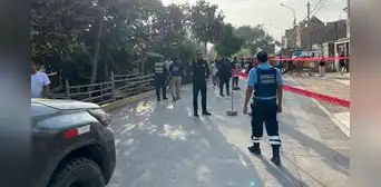 Sicarios acribillan a mototaxista de la empresa TransLima Norte en plena vía pública en Carabayllo Sicarios acribillan a mototaxista de la empresa TransLima Norte en plena vía pública en Carabayllo