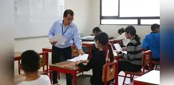 Aprobado por el Gobierno | Docentes tendrán cinco años para acreditar maestría tras nombramiento extraordinario Aprobado por el Gobierno | Docentes tendrán cinco años para acreditar maestría tras nombramiento extraordinario