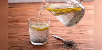 Los científicos responden a la tendencia del agua de chía en TikTok: ¿realmente ayuda a bajar de peso o es solo un mito viral?