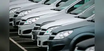 Este país de Sudamérica es el que más carros vendió en 2025 y tiene la sexta ciudad con más tráfico vehicular de la región