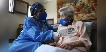 El servicio exclusivo para adultos mayores, movilidad reducida o enfermedades crónicas de EsSalud para recibir atención médica en casa El servicio exclusivo para adultos mayores, movilidad reducida o enfermedades crónicas de EsSalud para recibir atención médica en casa