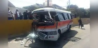 Ocho muertos al día por accidentes de tránsito en el Perú: ''Siguen manejando como si nada'' Ocho muertos al día por accidentes de tránsito en el Perú: ''Siguen manejando como si nada''