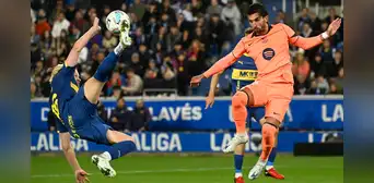 Barcelona estrena su título con una derrota: los culés cayeron 1-0 en su visita a Alavés por LaLiga Barcelona estrena su título con una derrota: los culés cayeron 1-0 en su visita a Alavés por LaLiga