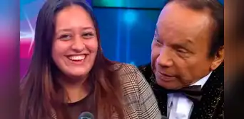 Melcochita niega usar la 'pastilla azul' y le hace picante pregunta a pareja de 22 años: "¿Cómo te sientes conmigo?"