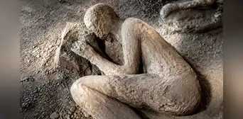 Más de 60 años después, identifican a posible médico entre las víctimas de Pompeya que intentaba huir: la imagen te sorprenderá Más de 60 años después, identifican a posible médico entre las víctimas de Pompeya que intentaba huir: la imagen te sorprenderá