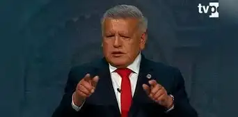 César Acuña confirma que no postulará a las elecciones regionales y municipales: "La gente quiere renovación" César Acuña confirma que no postulará a las elecciones regionales y municipales: "La gente quiere renovación"