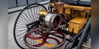 Así fue el primer vehículo del mundo: el invento de Karl Benz que cambió el transporte para siempre desde 1886 Así fue el primer vehículo del mundo: el invento de Karl Benz que cambió el transporte para siempre desde 1886