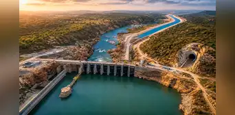 India invertirá más de US$5.000 millones en un canal de 221 km para unir ríos y combatir la sequía extrema, al estilo de China India invertirá más de US$5.000 millones en un canal de 221 km para unir ríos y combatir la sequía extrema, al estilo de China