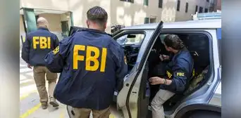 Oro, lujo y espionaje: agente de la CIA es detenido por el FBI tras falsificar documentos y acumular 40 millones de dólares Oro, lujo y espionaje: agente de la CIA es detenido por el FBI tras falsificar documentos y acumular 40 millones de dólares