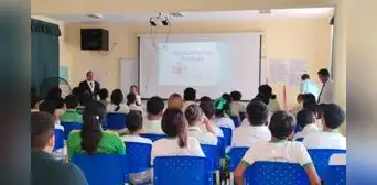 Cerca de 400 escolares se capacitan en implementación de Justicia de Paz Escolar en dos instituciones educativas de la provincia de Talara Cerca de 400 escolares se capacitan en implementación de Justicia de Paz Escolar en dos instituciones educativas de la provincia de Talara