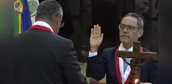 Helder Domínguez jura como nuevo presidente del Tribunal Constitucional en reemplazo de Luz Pacheco Helder Domínguez jura como nuevo presidente del Tribunal Constitucional en reemplazo de Luz Pacheco