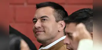 Daniel Noboa vuelve a tomar la decisión radical de fusionar ministerios y secretarías en el Gobierno de Ecuador Daniel Noboa vuelve a tomar la decisión radical de fusionar ministerios y secretarías en el Gobierno de Ecuador