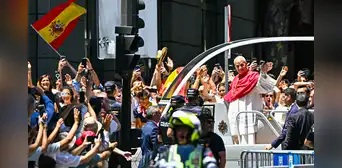 El papa León XIV visita por primera vez España y pide “abandonar las narrativas divisivas y polarizantes” El papa León XIV visita por primera vez España y pide “abandonar las narrativas divisivas y polarizantes”
