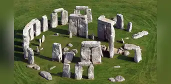 No fue la naturaleza: estudio revela que la piedra del altar de 6 toneladas en Stonehenge recorrió 700 kilómetros gracias al esfuerzo humano No fue la naturaleza: estudio revela que la piedra del altar de 6 toneladas en Stonehenge recorrió 700 kilómetros gracias al esfuerzo humano