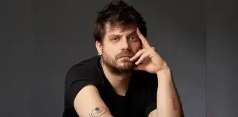 Roberto Chuit Roganovich: “Intento todo el tiempo alejarme de la crónica y del género de no ficción”