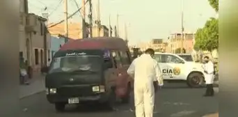 Sicarios atacan combi en plena ruta en el Callao: chofer, cobrador y pasajera terminan heridos Sicarios atacan combi en plena ruta en el Callao: chofer, cobrador y pasajera terminan heridos