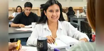 Carreras de negocios y marketing ganan terreno entre los jóvenes por su alta empleabilidad Carreras de negocios y marketing ganan terreno entre los jóvenes por su alta empleabilidad