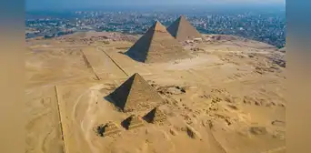 Arqueólogos descubren tumbas egipcias de 5.000 años de antigüedad que reescriben los orígenes de la arquitectura piramidal Arqueólogos descubren tumbas egipcias de 5.000 años de antigüedad que reescriben los orígenes de la arquitectura piramidal