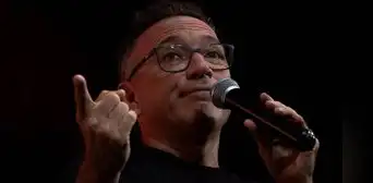 Carlos Galdós recuerda cómo a los 47 años conoció a su padre en su lecho de muerte: "Crecí sin él, lleno de rencor..." Carlos Galdós recuerda cómo a los 47 años conoció a su padre en su lecho de muerte: "Crecí sin él, lleno de rencor..."