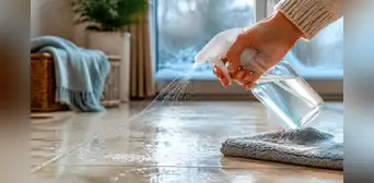 Por qué los expertos recomiendan usar vinagre en el piso en invierno: un truco casero económico y muy efectivo Por qué los expertos recomiendan usar vinagre en el piso en invierno: un truco casero económico y muy efectivo
